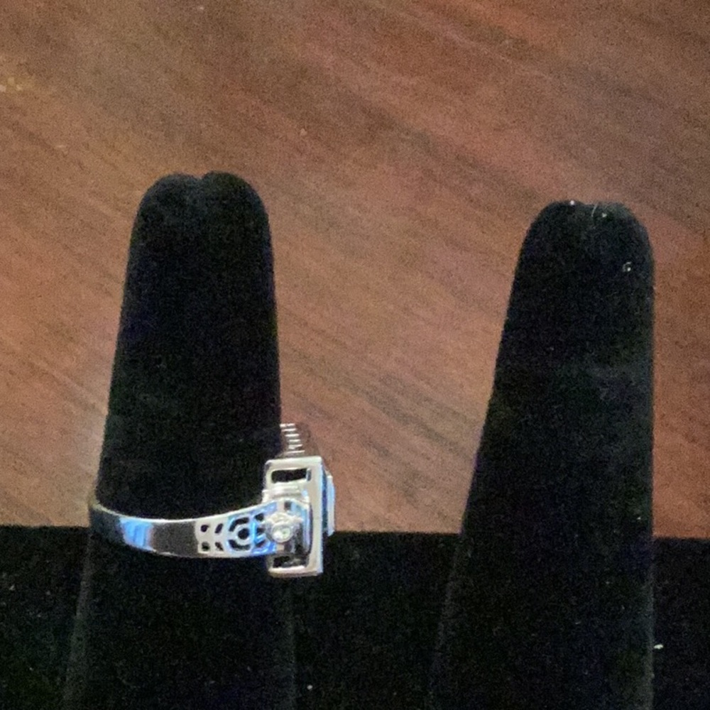 Beautiful Designer Ring - image 2